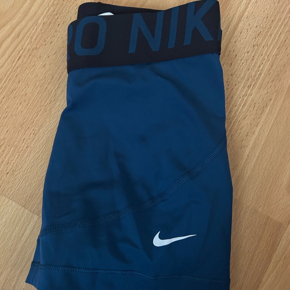 Nike Navy Shorts - Picture 2 of 2